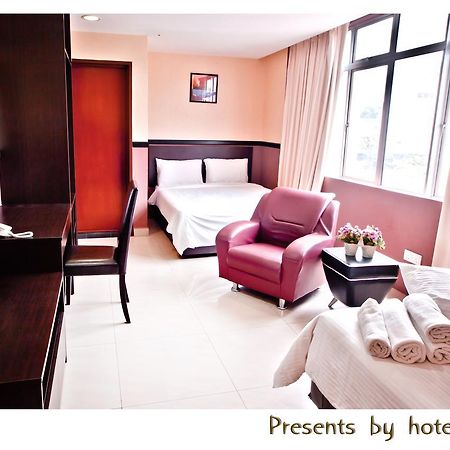 Sayang Hotel Kulai Esterno foto