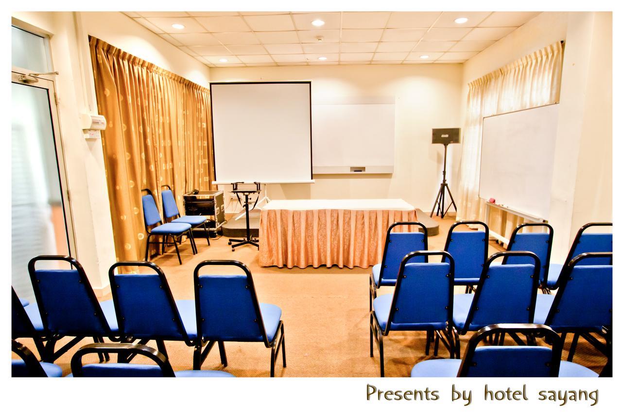 Sayang Hotel Kulai Esterno foto